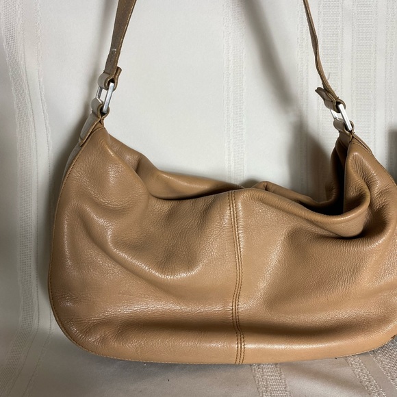 Tan genuine leather ladies handbag Luis Esteve made in Spain.Wide shoulder strap - Picture 7 of 16